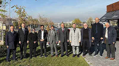 Akar, Kayseri'de gazetecilerle buluştu