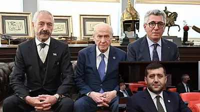 Bahçeli'nin Sarallar ve Şahinler buluşmasında Baki Ersoy detayı