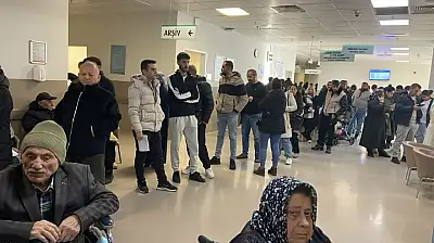 Başkan bitmeyen muayene sırasına tepki gösterdi