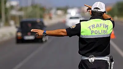 Direksiyon başında bunu yapan yandı! Kayseri'de ağır trafik cezaları uygulandı