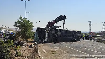 Flaş! Kayseri'de yolcu otobüsü devrildi