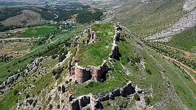 Kayseri'de 10 asırlık kale: Yalnızca kuşlar uçabiliyor