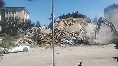 Kayseri'de 54 yıllık Müdürlük binası yok oldu!