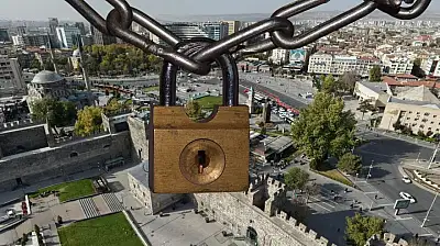 Kayseri'de bir bir kapandılar! 18 tanesi kapısına kilit vurdu