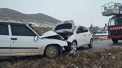 Kayseri'de içinde öğretmenlerin bulunduğu araç kaza yaptı! 5'i öğretmen 6 kişi...