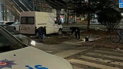 Kayseri'de kıyafetlerine laf ettikten sonra bıçakladı! 3 kişi...