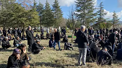 Kayseri'de öldürülen kadın memleketinde toprağa verildi