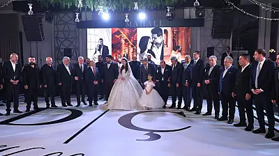 Kayseri'de siyasetin kalbi bu düğünde attı: Büyükkılıç nikahı kıydı, Özhaseki şahit oldu!