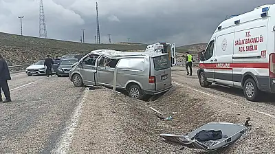 Kayseri'den Malatya istikametine giden araç kaza yaptı! 1 ölü 8 yaralı