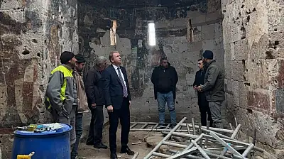 Kayseri'nin 'şanslı' Kaymakamı bin 700 yıllık kiliseyi inceledi!