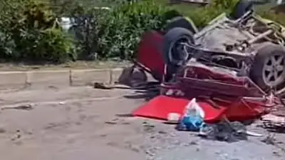 Kayseri plakalı otomobil Mersin'de kafa kafaya çarpıştı!