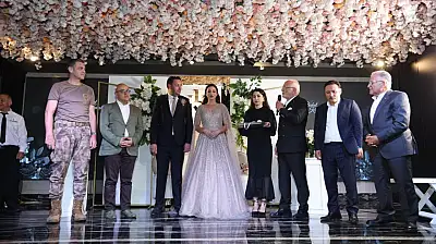 Kayseri protokolü iş insanının nişanında buluştu