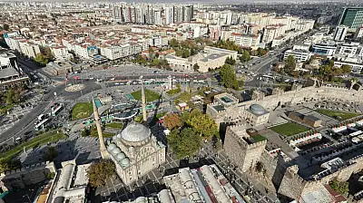 Kayseri Valiliği duyurdu! Cumhuriyet Meydanı trafiğe kapatılacak