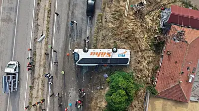 Kayseri'ye gelirken devrilen otobüsten acı haber: 1 kişi vefat etti