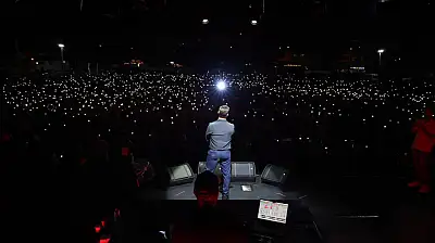 Kayserililer oraya akın etti! Ünlü sanatçılar sahneye çıktı