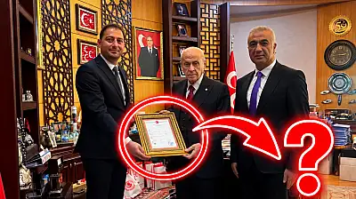 MHP'li Başkan Ankara'da! Hangi mülkün tapusu Bahçeli'ye verildi?