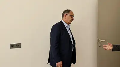 Özhaseki, ortaya çıktı ve eskimeyen dostunu ziyaret etti