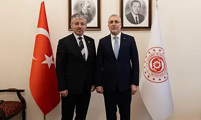 AK Partili vekil, Kayseri'deki Bakanla bu fotoğrafı paylaşıp, açıkladı! Kayseri'ye 2500 kişilik işçi alımı yapılacak!