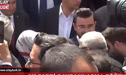 AK Partili vekilden dikkat çeken hareket! Sadece 10 saniye sürdü, o an herkes ne olduğunu anlamadı