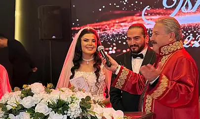 Eğlenceoğlu'nun kızının düğününde duygusal anlar