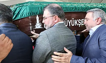 Erciyes Anadolu Holdingin eski CEO'su uzun süre sonra o cenazede göründü