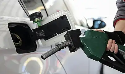 Karanlık çökmeden depoyu doldurun! Benzine ve motorine zam gelecek