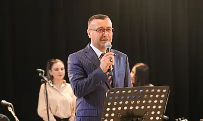 Kayseri Adliyesi'nden Türkiye'de bir ilk: Başsavcı şarkı söyledi!