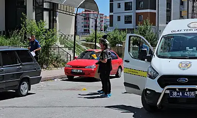 Kayseri'de aileler birbirine girdi: 6 kişi...