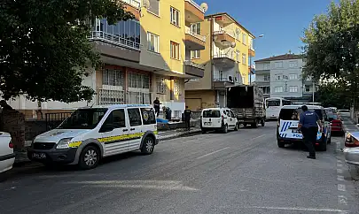 Kayseri'de bıçaklı kavga! İki arkadaş birbirine girdi