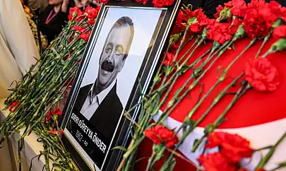 Sırrı Süreyya Önder'in cenaze namazında dikkat çeken Kayserili...