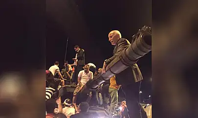Uzun süredir pek ortalarda görünmeyen eski vekil kimleri ziyaret etti?