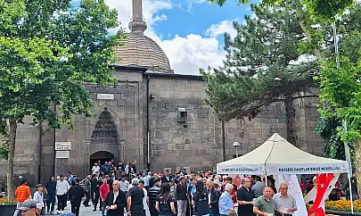 Vakıflar Bölge Müdürlüğü 4 ilde eş zamanlı 25 bin kişiye bakın ne ikram etti!