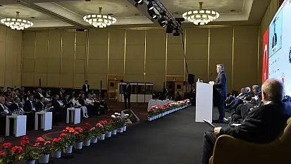 Abdullah Gül'den 'İlkesiz lider' çıkışı: Kurumlar ilkesiz liderlerce çalışamaz ve itibarsız hale getirildi!