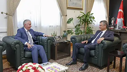 Arık'tan Özel'e dikkat çeken ziyaret