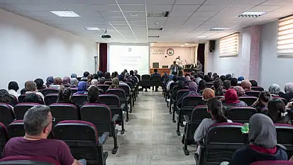 ERÜ Tıp Fakültesi Dekanı, kız imam hatip öğrencilerine ne anlattı