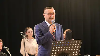 Kayseri Adliyesi'nden Türkiye'de bir ilk: Başsavcı şarkı söyledi!