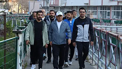 Kayseri'de belediye başkanı, belediye yöneticilerini sabah erken saatte kaldırıp, spor yaptırdı! İşte nedeni