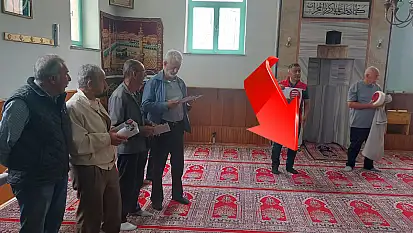 Kayseri'de camide Bakanlığın talimatıyla elde afiş ve broşürle bakın ne anlattılar?