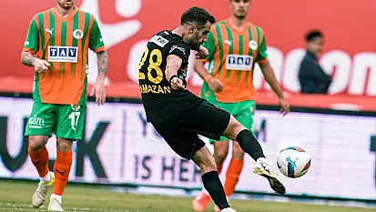 Kayserispor'da o isimle ilgili karar verildi! Kalıyor mu, gidiyor mu?