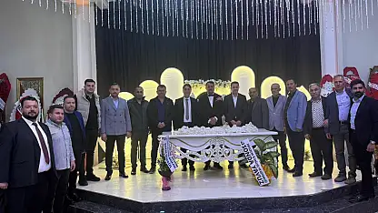 Başkan genç çiftlerin en mutlu gününe ortak oldu