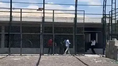 Başkan, halı sahada hakem olacak