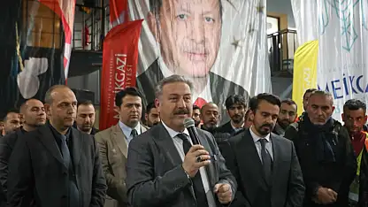 Başkan, işçilerle kutlama yaptı