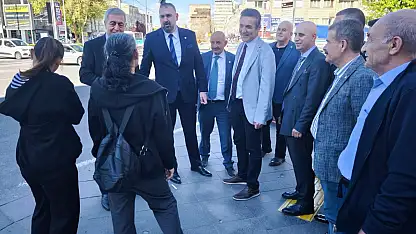 İYİ Parti heyeti Kayseri sokaklarında