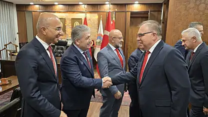 Kayseri'de Cumhuriyet buluşması: Milletvekilleri aynı törende
