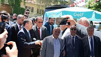 Kayserili başkanlar seçim yerinde! Cuma namazını Bakan Gürlek'le kıldılar