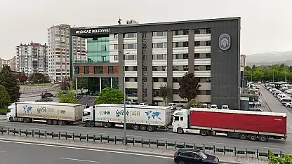 Melikgazi Belediyesi'nin tırları yola çıktı: Gazze'ye yardım!