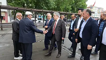 Milletvekili Özsoy ve Başkan Öztürk esnafla bayramlaştı