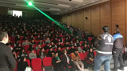 Polisten 1400 öğrenciye önemli eğitim