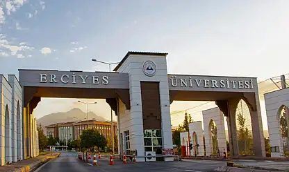 Erciyes Üniversitesi'nde otoparklar artık elektrik üretecek