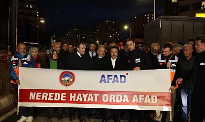 Kayseri'de 12 bin kişi sirenlerle toplanma alanına koştu!